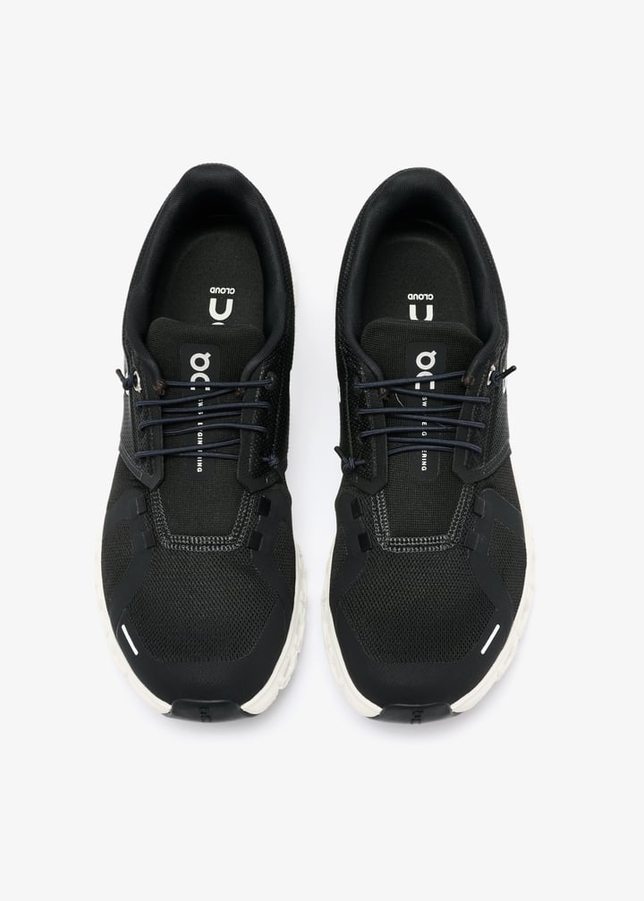 On Cloud X 6 Black and White Sneakers