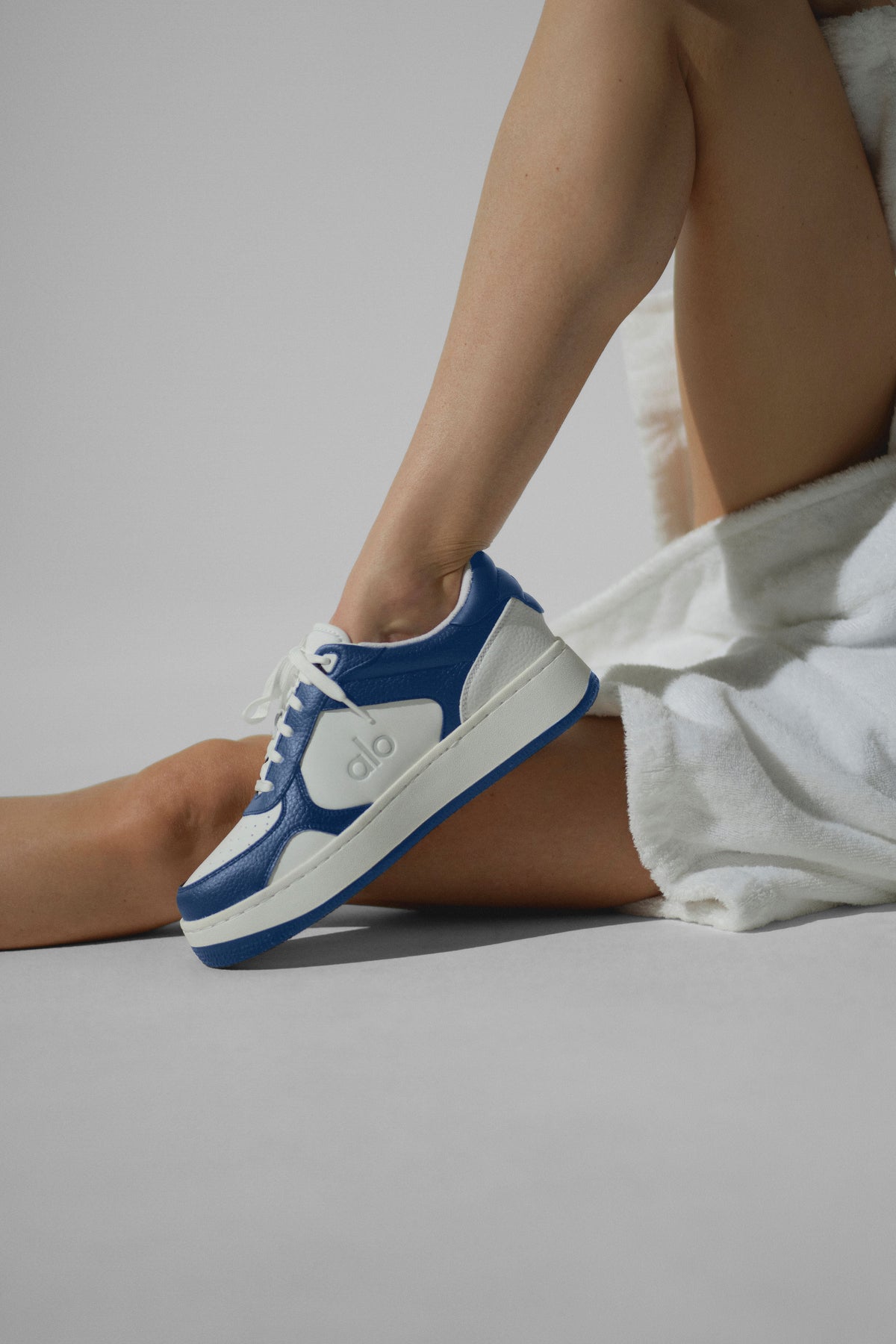 Alo Navy & White Low-Top Court Sneakers